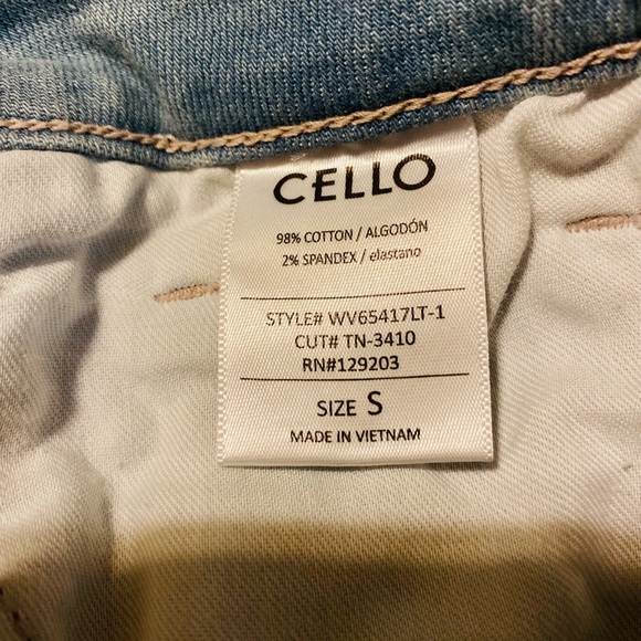 Cello Ripped Mid Length Jean Shorts Light Wash - Picture 7 of 7